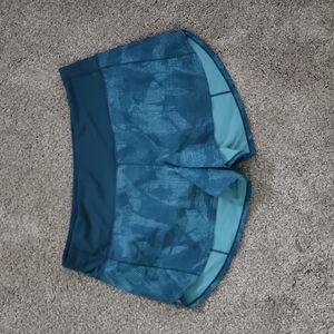 EUC lululemon Speed Up Short 4" size 10
